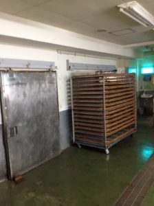 干物製造の冷風乾燥機