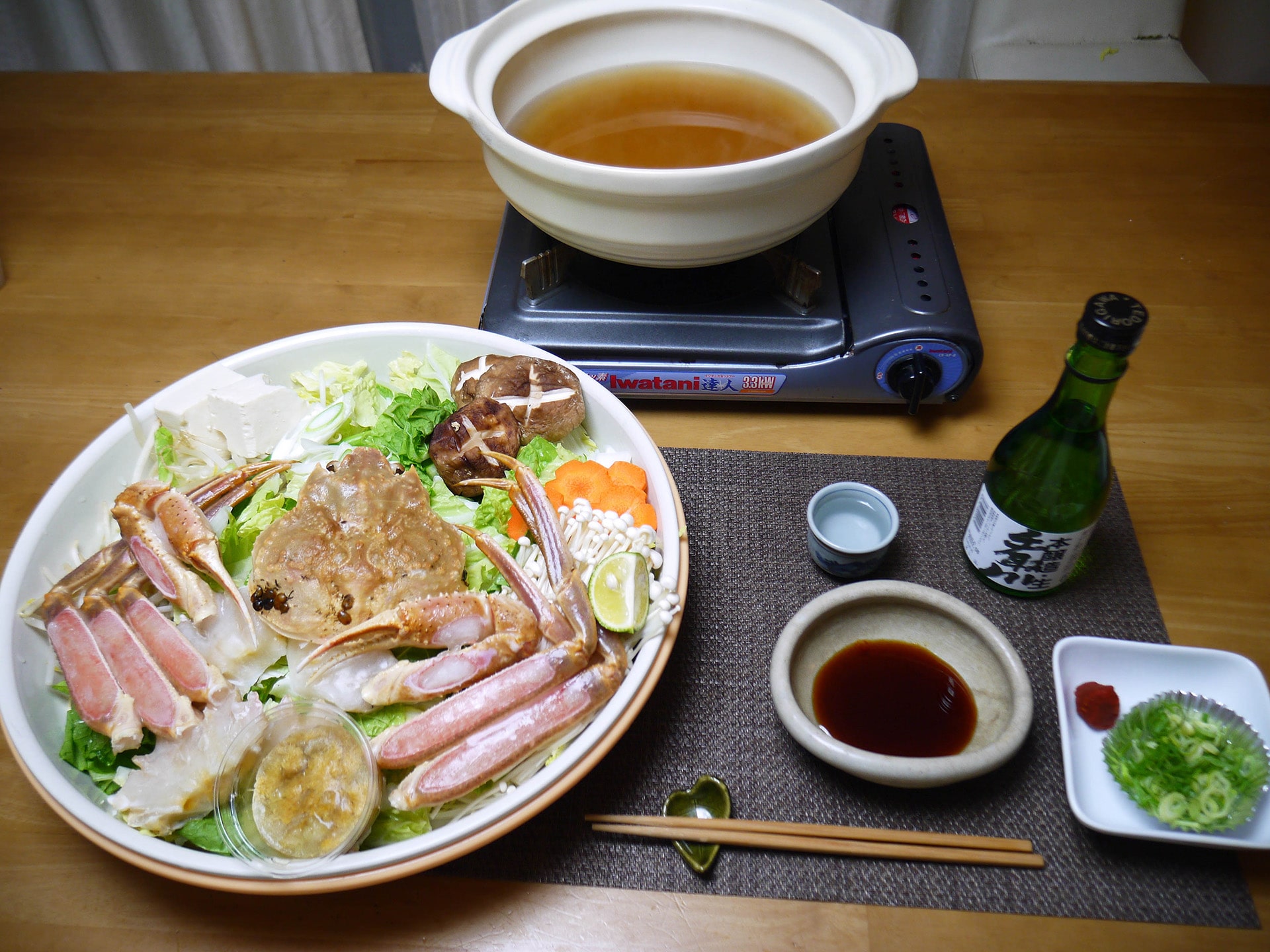 まるごとかに鍋セット 日本酒と一緒に